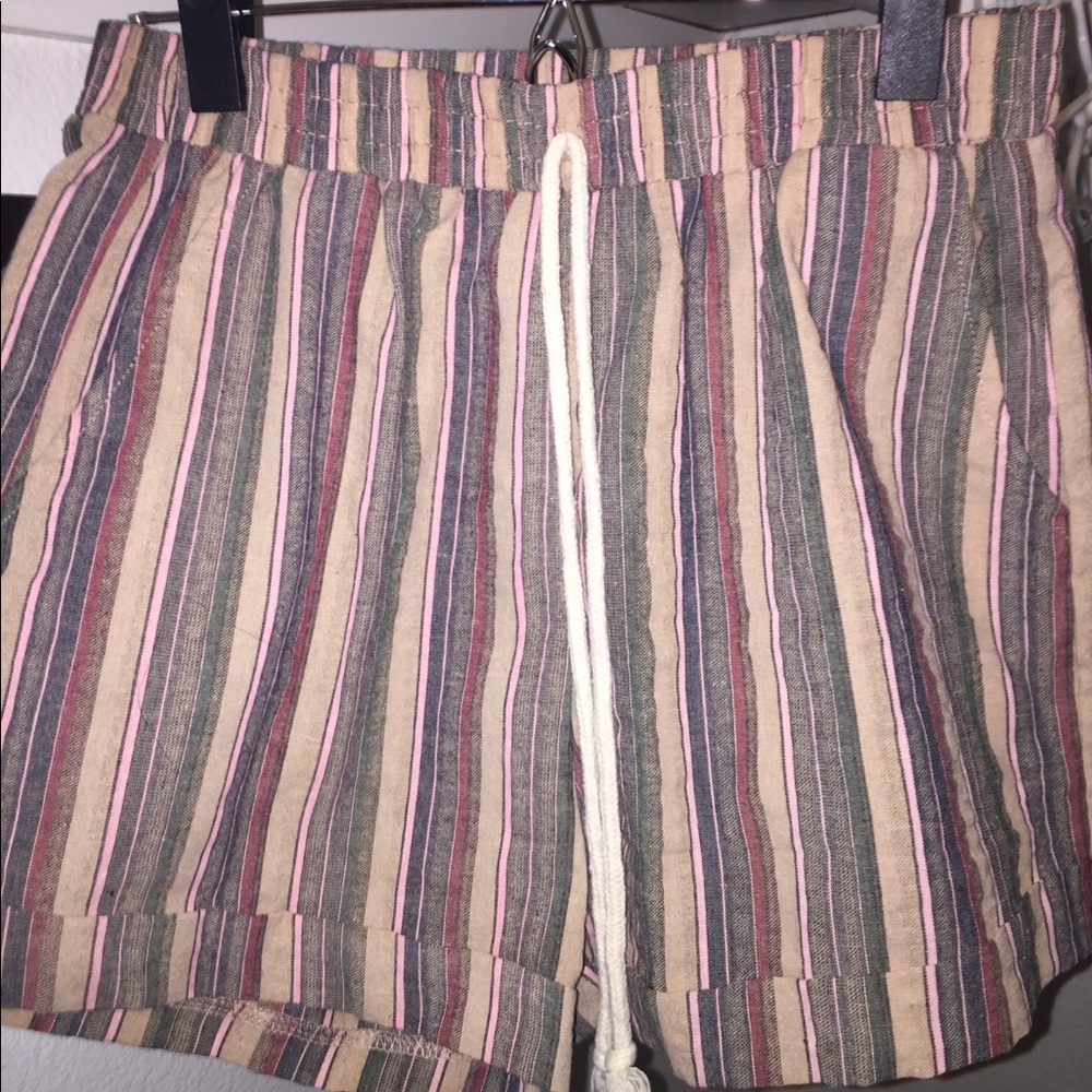 Striped shorts - Picture 2 of 2